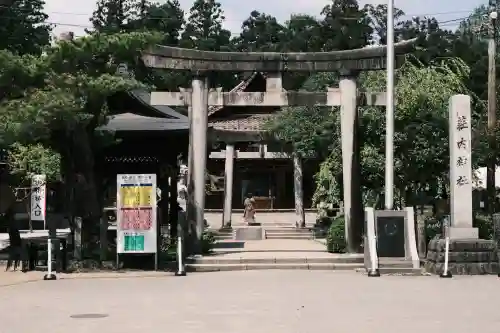 荘内神社の{uncategorized: "未分類", other: "その他", undefined: "問題あり", building: "その他建物", grave: "お墓", sacred_gate: "鳥居", guardian: "狛犬", statue: "像", buddha: "仏像", history: "歴史", nature: "自然", garden: "庭園", animal: "動物", pagoda: "塔", temizu: "手水舎", mountain_gate: "山門・神門", sanctuary: "本殿・本堂", subordinate: "末社・摂社", art: "芸術", scenery: "景色", jizo: "地蔵", ema: "絵馬", goshuin: "御朱印", omikuji: "おみくじ", items: "授与品その他", amulet: "お守り", goshuincho: "御朱印帳", eats: "食事", festival: "お祭り", votive_dance: "神楽", shichigosan: "七五三参", wedding: "結婚式", experience: "体験その他", initially: "初詣", around: "周辺", anti_infection: "感染症対策"}