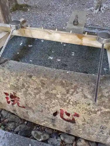 天照御祖神社の手水舎