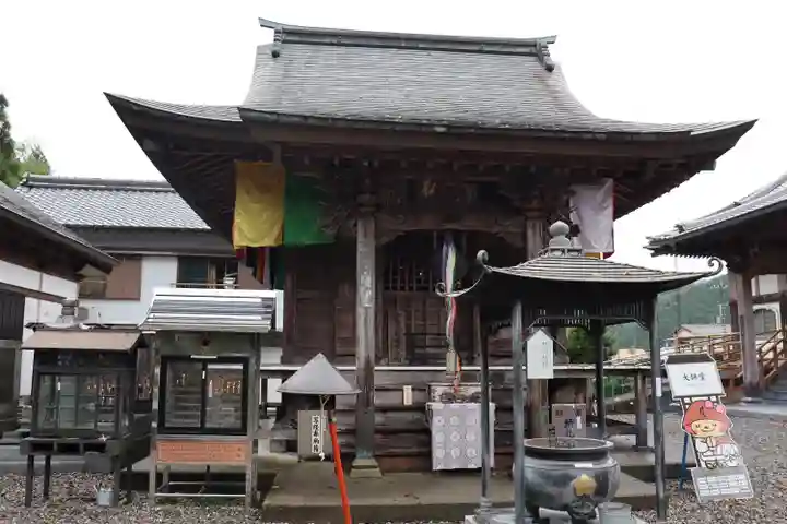 岩本寺の本殿・本堂