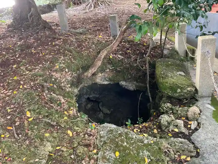 世並蔵神社の建物その他