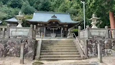 伊尼神社の本殿・本堂