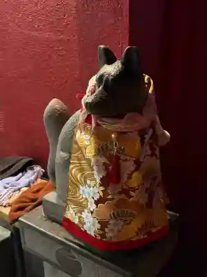 豊岩稲荷神社の{uncategorized: "未分類", other: "その他", undefined: "問題あり", building: "その他建物", grave: "お墓", sacred_gate: "鳥居", guardian: "狛犬", statue: "像", buddha: "仏像", history: "歴史", nature: "自然", garden: "庭園", animal: "動物", pagoda: "塔", temizu: "手水舎", mountain_gate: "山門・神門", sanctuary: "本殿・本堂", subordinate: "末社・摂社", art: "芸術", scenery: "景色", jizo: "地蔵", ema: "絵馬", goshuin: "御朱印", omikuji: "おみくじ", items: "授与品その他", amulet: "お守り", goshuincho: "御朱印帳", eats: "食事", festival: "お祭り", votive_dance: "神楽", shichigosan: "七五三参", wedding: "結婚式", experience: "体験その他", initially: "初詣", around: "周辺", anti_infection: "感染症対策"}