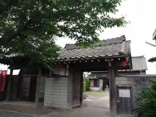 治寶山　浄泉寺の山門