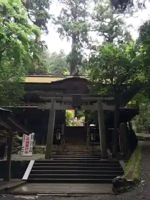 由岐神社の山門・神門
