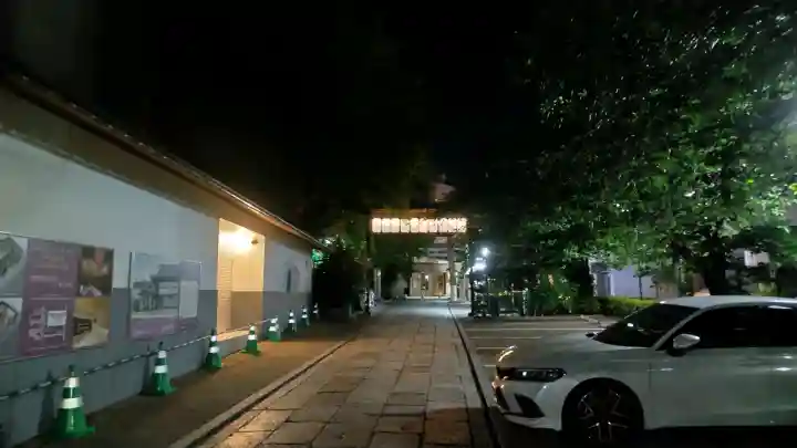 安井金比羅宮の{uncategorized: "未分類", other: "その他", undefined: "問題あり", building: "その他建物", grave: "お墓", sacred_gate: "鳥居", guardian: "狛犬", statue: "像", buddha: "仏像", history: "歴史", nature: "自然", garden: "庭園", animal: "動物", pagoda: "塔", temizu: "手水舎", mountain_gate: "山門・神門", sanctuary: "本殿・本堂", subordinate: "末社・摂社", art: "芸術", scenery: "景色", jizo: "地蔵", ema: "絵馬", goshuin: "御朱印", omikuji: "おみくじ", items: "授与品その他", amulet: "お守り", goshuincho: "御朱印帳", eats: "食事", festival: "お祭り", votive_dance: "神楽", shichigosan: "七五三参", wedding: "結婚式", experience: "体験その他", initially: "初詣", around: "周辺", anti_infection: "感染症対策"}