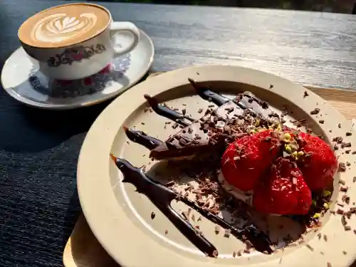 鷺神社の{uncategorized: "未分類", other: "その他", undefined: "問題あり", building: "その他建物", grave: "お墓", sacred_gate: "鳥居", guardian: "狛犬", statue: "像", buddha: "仏像", history: "歴史", nature: "自然", garden: "庭園", animal: "動物", pagoda: "塔", temizu: "手水舎", mountain_gate: "山門・神門", sanctuary: "本殿・本堂", subordinate: "末社・摂社", art: "芸術", scenery: "景色", jizo: "地蔵", ema: "絵馬", goshuin: "御朱印", omikuji: "おみくじ", items: "授与品その他", amulet: "お守り", goshuincho: "御朱印帳", eats: "食事", festival: "お祭り", votive_dance: "神楽", shichigosan: "七五三参", wedding: "結婚式", experience: "体験その他", initially: "初詣", around: "周辺", anti_infection: "感染症対策"}