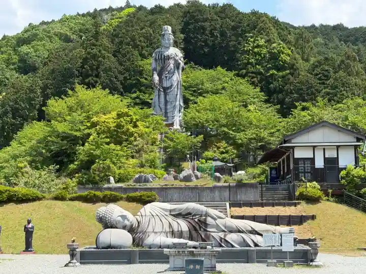 南法華寺(壷阪寺)の{uncategorized: "未分類", other: "その他", undefined: "問題あり", building: "その他建物", grave: "お墓", sacred_gate: "鳥居", guardian: "狛犬", statue: "像", buddha: "仏像", history: "歴史", nature: "自然", garden: "庭園", animal: "動物", pagoda: "塔", temizu: "手水舎", mountain_gate: "山門・神門", sanctuary: "本殿・本堂", subordinate: "末社・摂社", art: "芸術", scenery: "景色", jizo: "地蔵", ema: "絵馬", goshuin: "御朱印", omikuji: "おみくじ", items: "授与品その他", amulet: "お守り", goshuincho: "御朱印帳", eats: "食事", festival: "お祭り", votive_dance: "神楽", shichigosan: "七五三参", wedding: "結婚式", experience: "体験その他", initially: "初詣", around: "周辺", anti_infection: "感染症対策"}