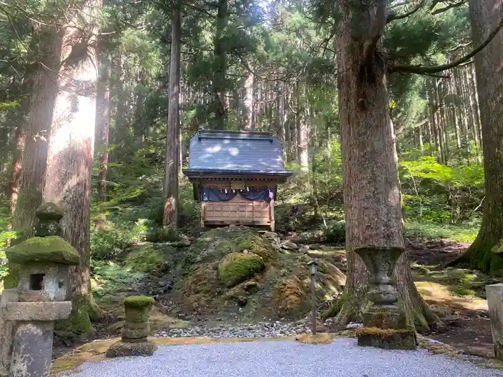 雄山神社中宮祈願殿(富山県)