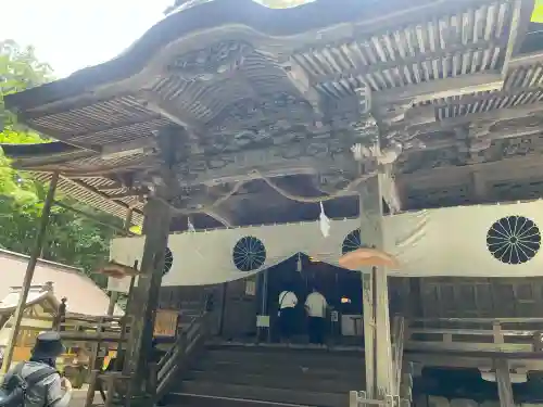 戸隠神社宝光社の{uncategorized: "未分類", other: "その他", undefined: "問題あり", building: "その他建物", grave: "お墓", sacred_gate: "鳥居", guardian: "狛犬", statue: "像", buddha: "仏像", history: "歴史", nature: "自然", garden: "庭園", animal: "動物", pagoda: "塔", temizu: "手水舎", mountain_gate: "山門・神門", sanctuary: "本殿・本堂", subordinate: "末社・摂社", art: "芸術", scenery: "景色", jizo: "地蔵", ema: "絵馬", goshuin: "御朱印", omikuji: "おみくじ", items: "授与品その他", amulet: "お守り", goshuincho: "御朱印帳", eats: "食事", festival: "お祭り", votive_dance: "神楽", shichigosan: "七五三参", wedding: "結婚式", experience: "体験その他", initially: "初詣", around: "周辺", anti_infection: "感染症対策"}
