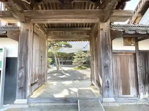 佛號寺の山門