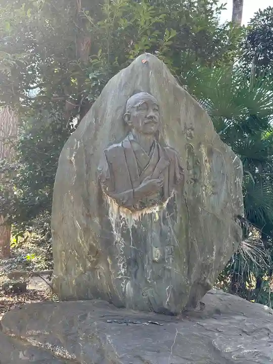 代々木八幡宮の像