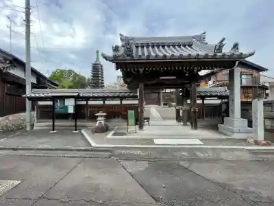 海蔵寺の{uncategorized: "未分類", other: "その他", undefined: "問題あり", building: "その他建物", grave: "お墓", sacred_gate: "鳥居", guardian: "狛犬", statue: "像", buddha: "仏像", history: "歴史", nature: "自然", garden: "庭園", animal: "動物", pagoda: "塔", temizu: "手水舎", mountain_gate: "山門・神門", sanctuary: "本殿・本堂", subordinate: "末社・摂社", art: "芸術", scenery: "景色", jizo: "地蔵", ema: "絵馬", goshuin: "御朱印", omikuji: "おみくじ", items: "授与品その他", amulet: "お守り", goshuincho: "御朱印帳", eats: "食事", festival: "お祭り", votive_dance: "神楽", shichigosan: "七五三参", wedding: "結婚式", experience: "体験その他", initially: "初詣", around: "周辺", anti_infection: "感染症対策"}