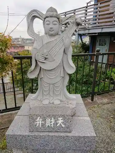 渡内日枝神社の像