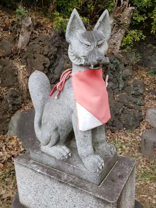 東山稲荷神社の狛犬