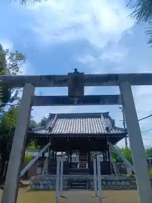 神宮神社の{uncategorized: "未分類", other: "その他", undefined: "問題あり", building: "その他建物", grave: "お墓", sacred_gate: "鳥居", guardian: "狛犬", statue: "像", buddha: "仏像", history: "歴史", nature: "自然", garden: "庭園", animal: "動物", pagoda: "塔", temizu: "手水舎", mountain_gate: "山門・神門", sanctuary: "本殿・本堂", subordinate: "末社・摂社", art: "芸術", scenery: "景色", jizo: "地蔵", ema: "絵馬", goshuin: "御朱印", omikuji: "おみくじ", items: "授与品その他", amulet: "お守り", goshuincho: "御朱印帳", eats: "食事", festival: "お祭り", votive_dance: "神楽", shichigosan: "七五三参", wedding: "結婚式", experience: "体験その他", initially: "初詣", around: "周辺", anti_infection: "感染症対策"}