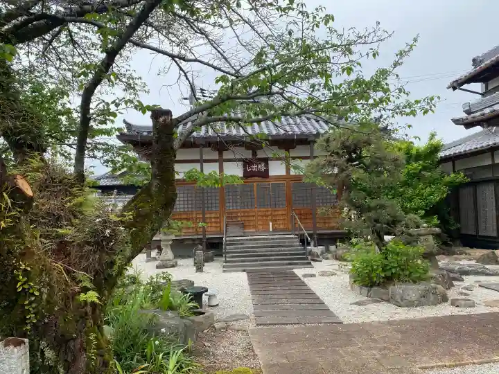 長楽寺の{uncategorized: "未分類", other: "その他", undefined: "問題あり", building: "その他建物", grave: "お墓", sacred_gate: "鳥居", guardian: "狛犬", statue: "像", buddha: "仏像", history: "歴史", nature: "自然", garden: "庭園", animal: "動物", pagoda: "塔", temizu: "手水舎", mountain_gate: "山門・神門", sanctuary: "本殿・本堂", subordinate: "末社・摂社", art: "芸術", scenery: "景色", jizo: "地蔵", ema: "絵馬", goshuin: "御朱印", omikuji: "おみくじ", items: "授与品その他", amulet: "お守り", goshuincho: "御朱印帳", eats: "食事", festival: "お祭り", votive_dance: "神楽", shichigosan: "七五三参", wedding: "結婚式", experience: "体験その他", initially: "初詣", around: "周辺", anti_infection: "感染症対策"}