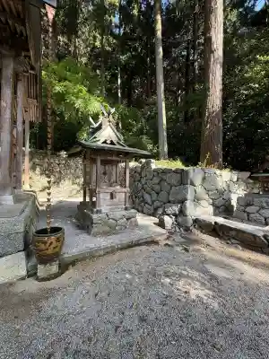 高天彦神社の{uncategorized: "未分類", other: "その他", undefined: "問題あり", building: "その他建物", grave: "お墓", sacred_gate: "鳥居", guardian: "狛犬", statue: "像", buddha: "仏像", history: "歴史", nature: "自然", garden: "庭園", animal: "動物", pagoda: "塔", temizu: "手水舎", mountain_gate: "山門・神門", sanctuary: "本殿・本堂", subordinate: "末社・摂社", art: "芸術", scenery: "景色", jizo: "地蔵", ema: "絵馬", goshuin: "御朱印", omikuji: "おみくじ", items: "授与品その他", amulet: "お守り", goshuincho: "御朱印帳", eats: "食事", festival: "お祭り", votive_dance: "神楽", shichigosan: "七五三参", wedding: "結婚式", experience: "体験その他", initially: "初詣", around: "周辺", anti_infection: "感染症対策"}