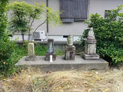 神明社（小寺）の仏像