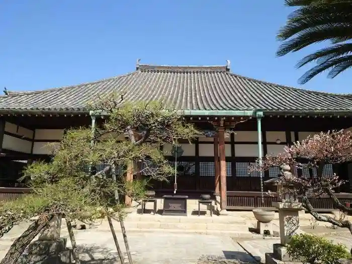 實相寺 の本殿