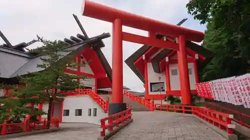 宝徳山稲荷大社の鳥居