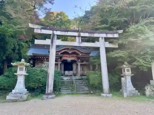 建水分神社の{uncategorized: "未分類", other: "その他", undefined: "問題あり", building: "その他建物", grave: "お墓", sacred_gate: "鳥居", guardian: "狛犬", statue: "像", buddha: "仏像", history: "歴史", nature: "自然", garden: "庭園", animal: "動物", pagoda: "塔", temizu: "手水舎", mountain_gate: "山門・神門", sanctuary: "本殿・本堂", subordinate: "末社・摂社", art: "芸術", scenery: "景色", jizo: "地蔵", ema: "絵馬", goshuin: "御朱印", omikuji: "おみくじ", items: "授与品その他", amulet: "お守り", goshuincho: "御朱印帳", eats: "食事", festival: "お祭り", votive_dance: "神楽", shichigosan: "七五三参", wedding: "結婚式", experience: "体験その他", initially: "初詣", around: "周辺", anti_infection: "感染症対策"}