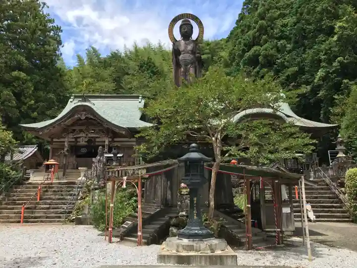 清滝寺の本殿・本堂