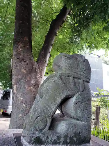 穏田神社の狛犬