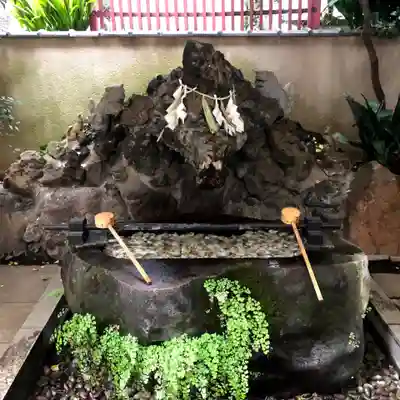 三崎稲荷神社の手水舎