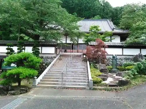 圓融寺の本殿・本堂