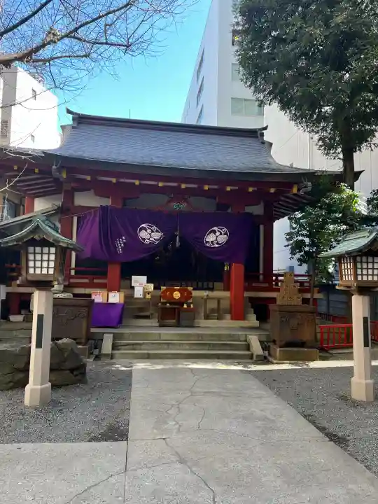 日本橋日枝神社の{uncategorized: "未分類", other: "その他", undefined: "問題あり", building: "その他建物", grave: "お墓", sacred_gate: "鳥居", guardian: "狛犬", statue: "像", buddha: "仏像", history: "歴史", nature: "自然", garden: "庭園", animal: "動物", pagoda: "塔", temizu: "手水舎", mountain_gate: "山門・神門", sanctuary: "本殿・本堂", subordinate: "末社・摂社", art: "芸術", scenery: "景色", jizo: "地蔵", ema: "絵馬", goshuin: "御朱印", omikuji: "おみくじ", items: "授与品その他", amulet: "お守り", goshuincho: "御朱印帳", eats: "食事", festival: "お祭り", votive_dance: "神楽", shichigosan: "七五三参", wedding: "結婚式", experience: "体験その他", initially: "初詣", around: "周辺", anti_infection: "感染症対策"}