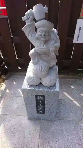 朝日氷川神社の像