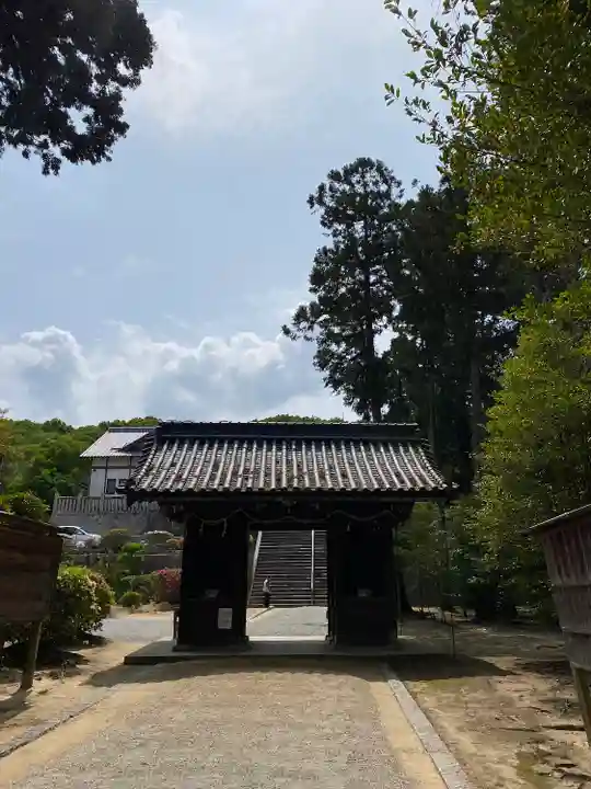安仁神社の山門・神門