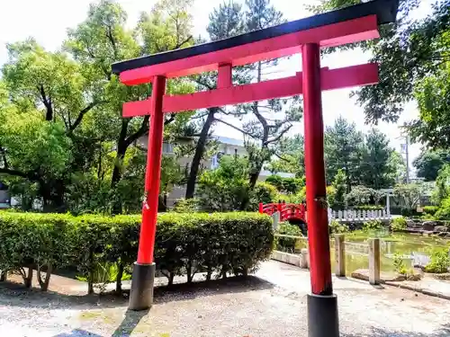 市原稲荷神社の鳥居