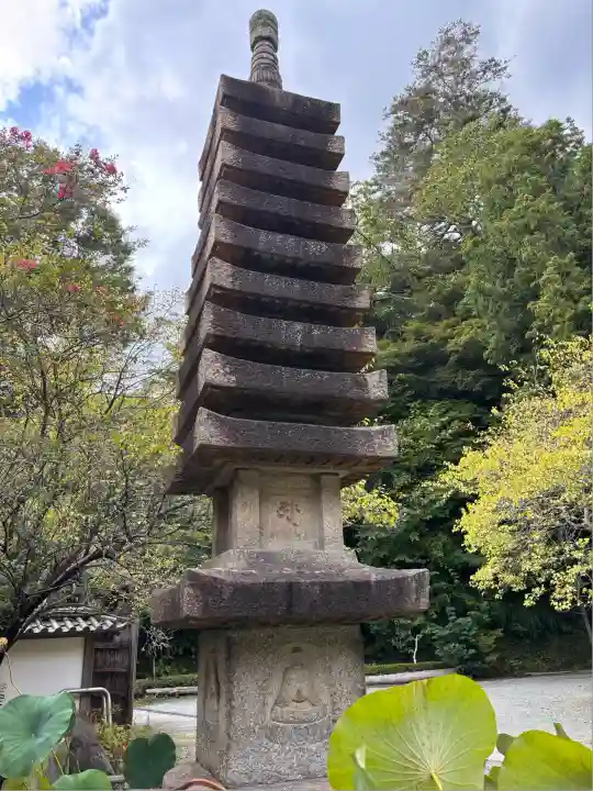 覚園寺の塔