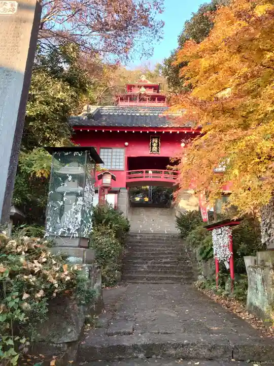 磯山弁財天の山門・神門