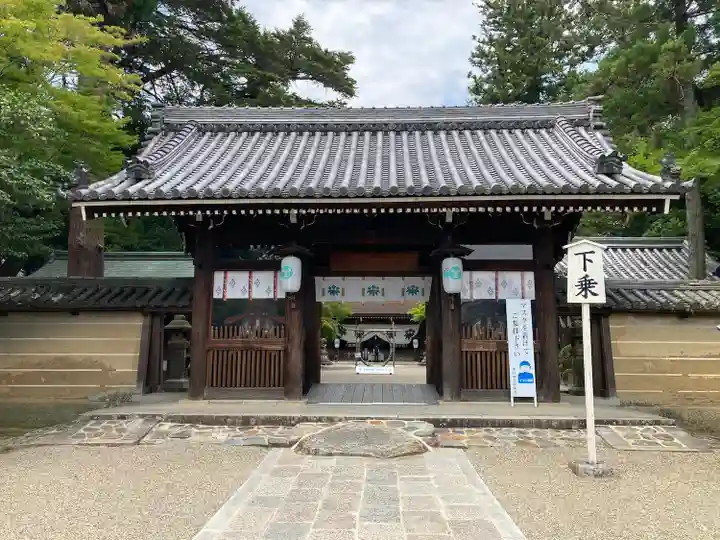 多田神社の山門・神門
