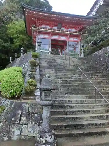 青岸渡寺の山門・神門