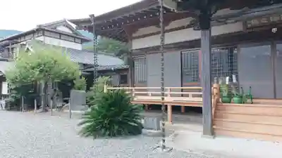 本郷寺の本殿・本堂