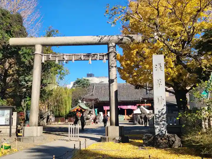 浅草神社の{uncategorized: "未分類", other: "その他", undefined: "問題あり", building: "その他建物", grave: "お墓", sacred_gate: "鳥居", guardian: "狛犬", statue: "像", buddha: "仏像", history: "歴史", nature: "自然", garden: "庭園", animal: "動物", pagoda: "塔", temizu: "手水舎", mountain_gate: "山門・神門", sanctuary: "本殿・本堂", subordinate: "末社・摂社", art: "芸術", scenery: "景色", jizo: "地蔵", ema: "絵馬", goshuin: "御朱印", omikuji: "おみくじ", items: "授与品その他", amulet: "お守り", goshuincho: "御朱印帳", eats: "食事", festival: "お祭り", votive_dance: "神楽", shichigosan: "七五三参", wedding: "結婚式", experience: "体験その他", initially: "初詣", around: "周辺", anti_infection: "感染症対策"}