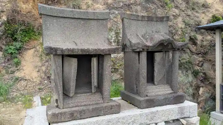 西光寺奥之院 誓願之塔の末社・摂社