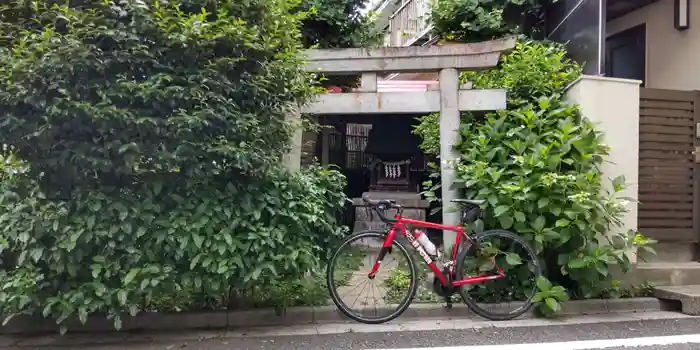 稲荷社の鳥居