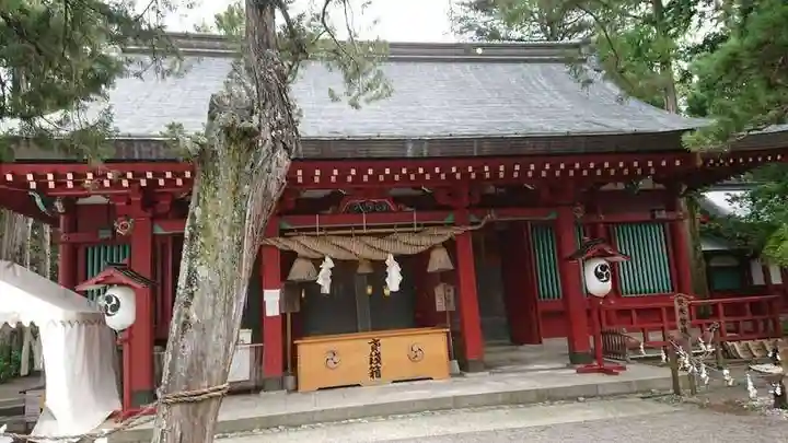生島足島神社の本殿・本堂