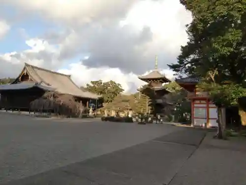 道成寺の庭園