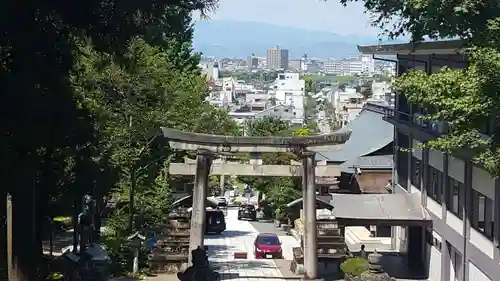 伊奈波神社の鳥居