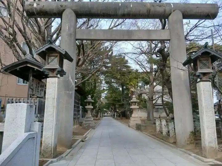意富比神社の{uncategorized: "未分類", other: "その他", undefined: "問題あり", building: "その他建物", grave: "お墓", sacred_gate: "鳥居", guardian: "狛犬", statue: "像", buddha: "仏像", history: "歴史", nature: "自然", garden: "庭園", animal: "動物", pagoda: "塔", temizu: "手水舎", mountain_gate: "山門・神門", sanctuary: "本殿・本堂", subordinate: "末社・摂社", art: "芸術", scenery: "景色", jizo: "地蔵", ema: "絵馬", goshuin: "御朱印", omikuji: "おみくじ", items: "授与品その他", amulet: "お守り", goshuincho: "御朱印帳", eats: "食事", festival: "お祭り", votive_dance: "神楽", shichigosan: "七五三参", wedding: "結婚式", experience: "体験その他", initially: "初詣", around: "周辺", anti_infection: "感染症対策"}