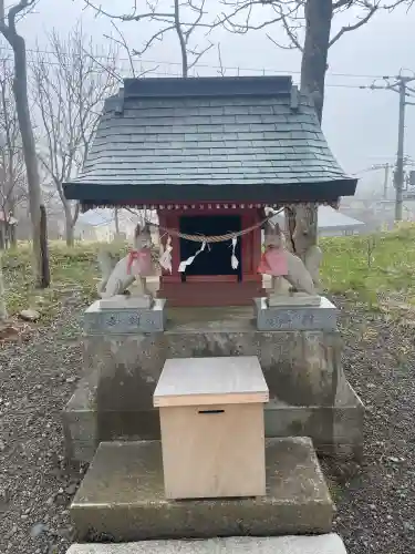 幣舞福徳稲荷神社（釧路厳島神社）の{uncategorized: "未分類", other: "その他", undefined: "問題あり", building: "その他建物", grave: "お墓", sacred_gate: "鳥居", guardian: "狛犬", statue: "像", buddha: "仏像", history: "歴史", nature: "自然", garden: "庭園", animal: "動物", pagoda: "塔", temizu: "手水舎", mountain_gate: "山門・神門", sanctuary: "本殿・本堂", subordinate: "末社・摂社", art: "芸術", scenery: "景色", jizo: "地蔵", ema: "絵馬", goshuin: "御朱印", omikuji: "おみくじ", items: "授与品その他", amulet: "お守り", goshuincho: "御朱印帳", eats: "食事", festival: "お祭り", votive_dance: "神楽", shichigosan: "七五三参", wedding: "結婚式", experience: "体験その他", initially: "初詣", around: "周辺", anti_infection: "感染症対策"}