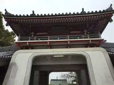 温泉山 安楽寺(四国霊場第六番札所)の山門・神門