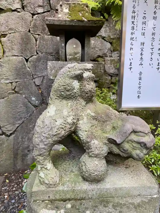 鎮西大社諏訪神社の{uncategorized: "未分類", other: "その他", undefined: "問題あり", building: "その他建物", grave: "お墓", sacred_gate: "鳥居", guardian: "狛犬", statue: "像", buddha: "仏像", history: "歴史", nature: "自然", garden: "庭園", animal: "動物", pagoda: "塔", temizu: "手水舎", mountain_gate: "山門・神門", sanctuary: "本殿・本堂", subordinate: "末社・摂社", art: "芸術", scenery: "景色", jizo: "地蔵", ema: "絵馬", goshuin: "御朱印", omikuji: "おみくじ", items: "授与品その他", amulet: "お守り", goshuincho: "御朱印帳", eats: "食事", festival: "お祭り", votive_dance: "神楽", shichigosan: "七五三参", wedding: "結婚式", experience: "体験その他", initially: "初詣", around: "周辺", anti_infection: "感染症対策"}