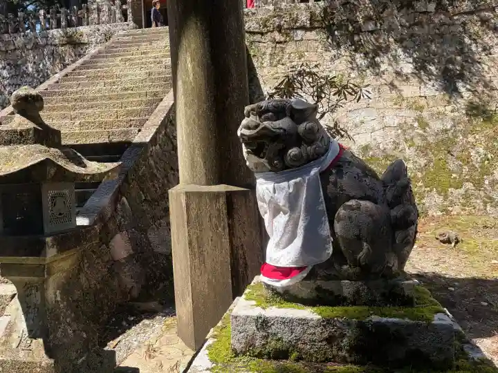 玉置神社の{uncategorized: "未分類", other: "その他", undefined: "問題あり", building: "その他建物", grave: "お墓", sacred_gate: "鳥居", guardian: "狛犬", statue: "像", buddha: "仏像", history: "歴史", nature: "自然", garden: "庭園", animal: "動物", pagoda: "塔", temizu: "手水舎", mountain_gate: "山門・神門", sanctuary: "本殿・本堂", subordinate: "末社・摂社", art: "芸術", scenery: "景色", jizo: "地蔵", ema: "絵馬", goshuin: "御朱印", omikuji: "おみくじ", items: "授与品その他", amulet: "お守り", goshuincho: "御朱印帳", eats: "食事", festival: "お祭り", votive_dance: "神楽", shichigosan: "七五三参", wedding: "結婚式", experience: "体験その他", initially: "初詣", around: "周辺", anti_infection: "感染症対策"}
