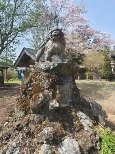 錦着山護国神社の狛犬